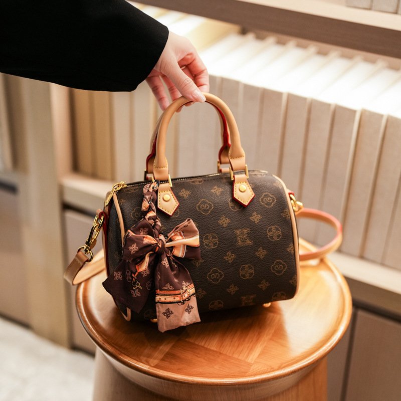 Boston Luxury Pillow Bag – Women's Large Shoulder Handbag 2025 - Image 2